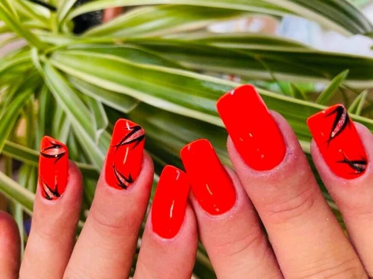 Ongles magnifiques Manucure professionnelle Pose d'ongles en gel Nail art tendance Beauté des ongles Vernis à ongles Design d'ongles Soins des mains et des pieds Ongles naturels Pédicure Salon d'onglerie Esthéticienne Finition brillante Couleurs éclatantes Extensions d'ongles French manucure Artiste des ongles Onglerie à Geneve